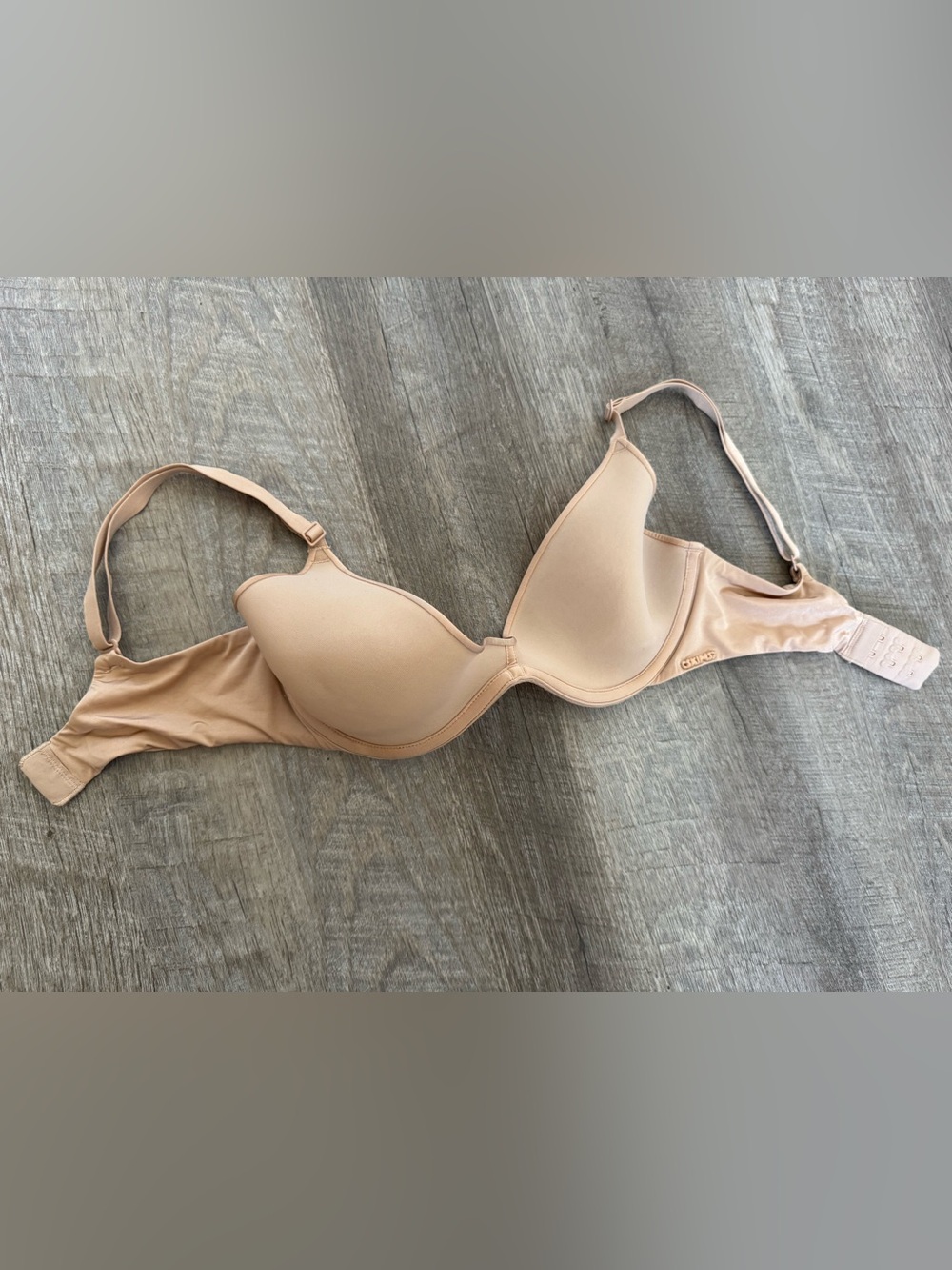 SKIMS light-lined underwired contour t-shirt bra 32 C nude beige hook & eye
